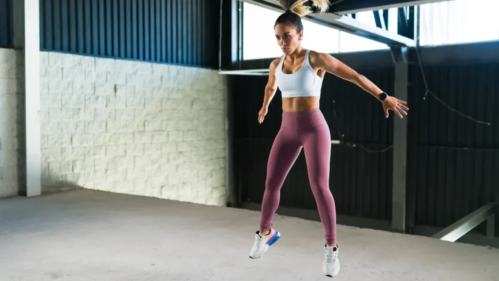 HIIT Feminino em Casa: 5 Rotinas Para Secar Mais Rápido 2 Mulher Fazendo Burpee